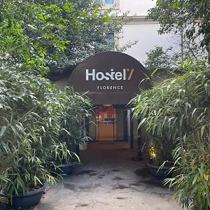  Hostel & 7 Italy